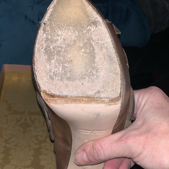 Miu Miu - Tan heels with Bow - Picture 4 of 5